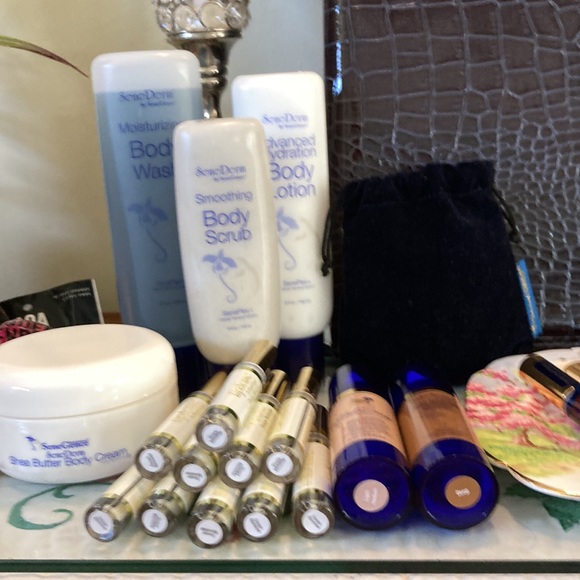 Huge SeneGence bundle SALE plus extra items!! LipSense,ShadowSense, etc - Picture 3 of 11